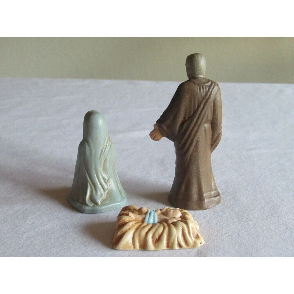 Vintage Ceramic/Plaster 10 Nativity Scene Figures 1Chip 0.75